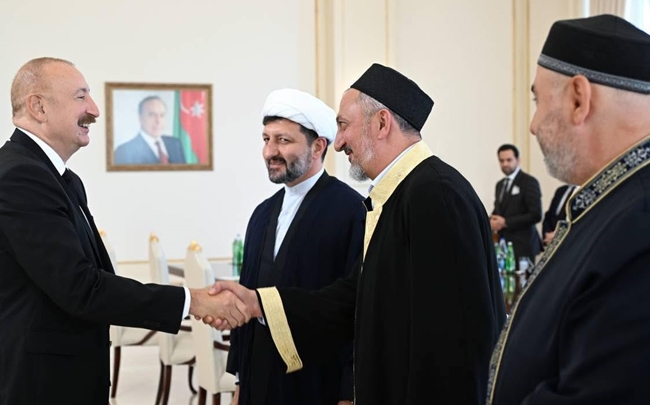 BGMİ-nin dini rəhbərləri İlham Əliyevlə görüşüblər - FOTO