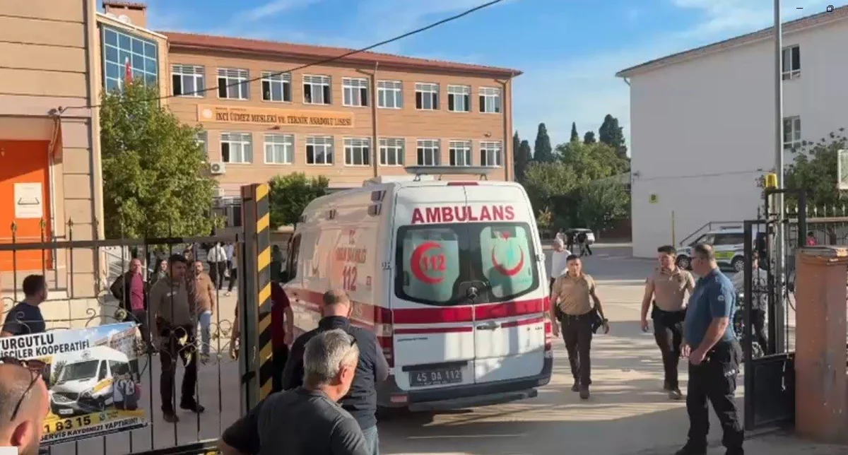 Türkiyədə liseyə silahlı hücum olub, 11 şagird yaralanıb, hadisəni törədən şəxs saxlanılıb