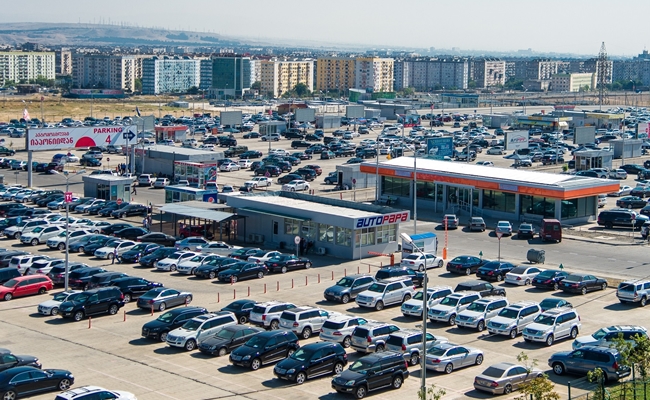Gürcüstanda avtomobil idxalı kəskin  azalıb | Bazarda nələr baş verir ?