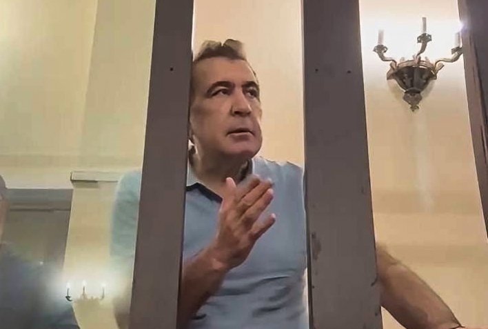 Saakaşvili həbsxanadakı vəziyyətdən yazdı: “Sanitar vəziyyət fəlakətli şəkildə pisləşib”