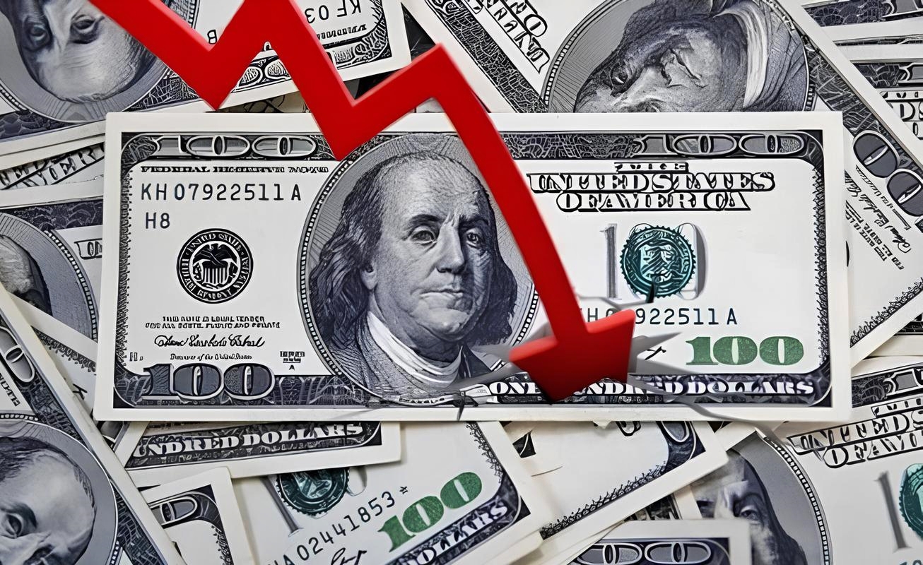 Dollar həftəyə aşağı məzənnə ilə başladı | Milli Bank