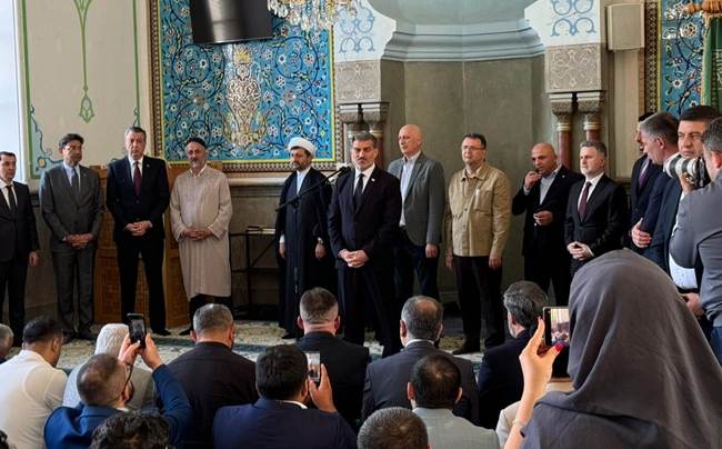 Prezident Tbilisi Cümə Məscidində olub - FOTO