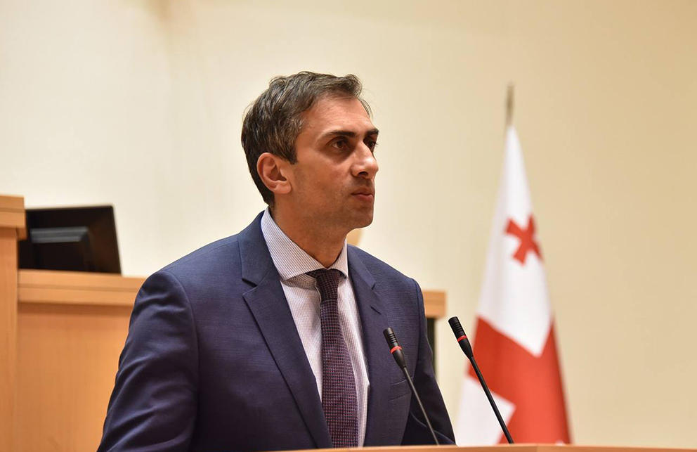 Giorgi Kaxiani: “Konstitusiya Məhkəməsində proses açıqdır və qərəzsizliyə zəmanət verir”