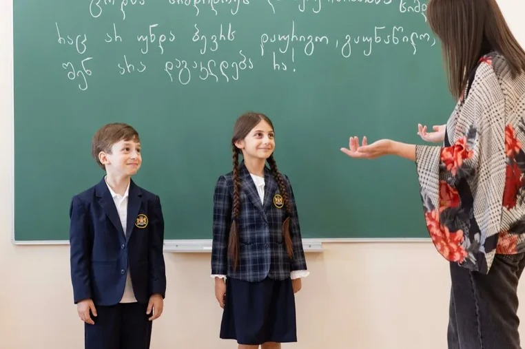 Yeni məktəb formaları bu tarixdən satışa çıxarılır