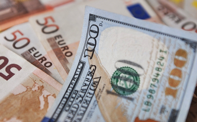 Dollar və avro həftəyə yeni məzənnə ilə başladı | Milli Bank