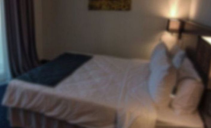 Orta yaşlı kişi otel otağında ölü tapılıb
