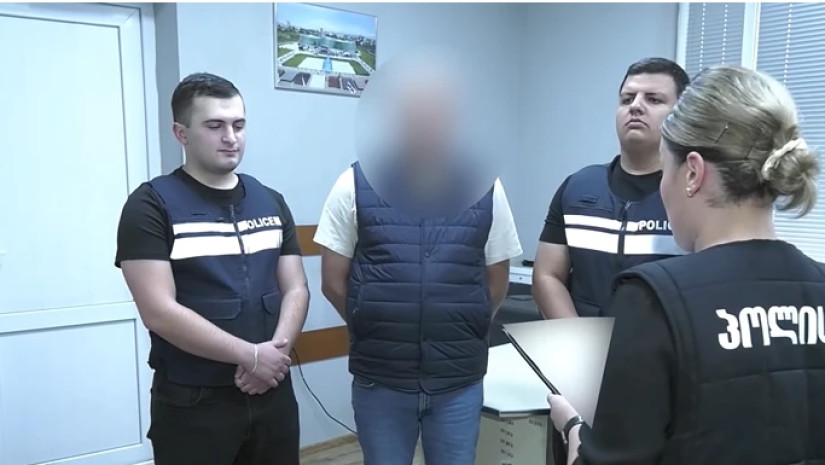 Rustavidə iki avtomobili dələduzluq yolu ilə mənimsəyən şəxs saxlanılıb - VİDEO