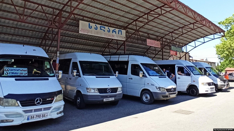 Tbilisidən bəzi regionlara mikroavtobusla gediş haqqı 5 lari bahalaşıb