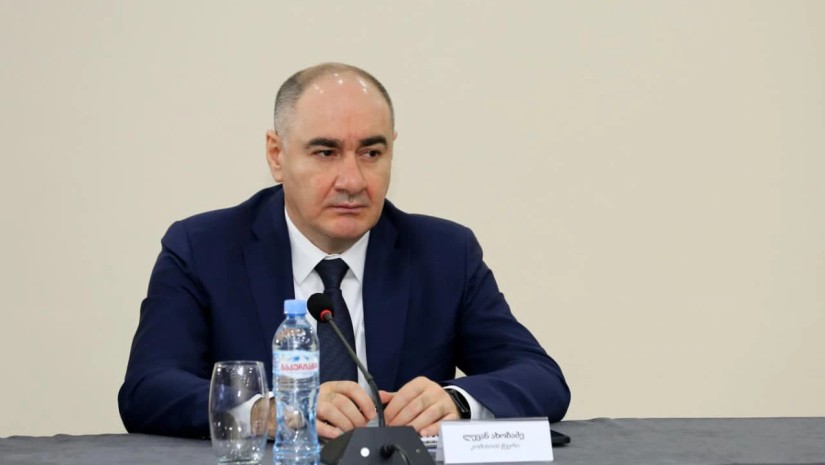 Məhkəmə Axobadzeni həbsdə saxlayıb